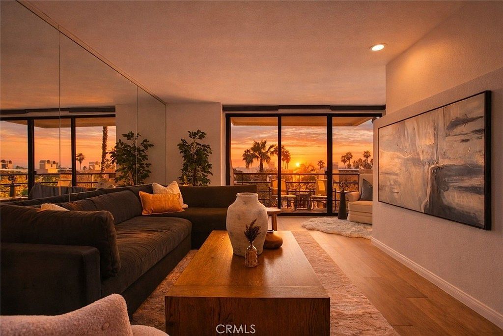 2940 Neilson Way Unit 302 Santa Monica, CA 90405 - Thumbnail 4