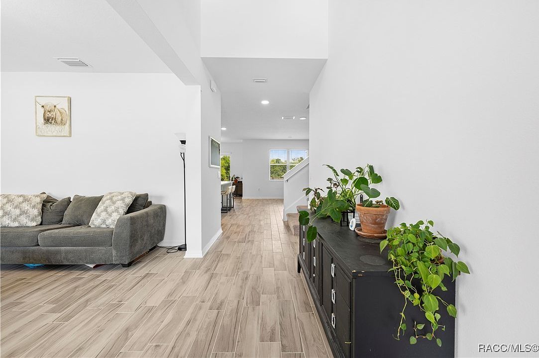 12107 Nouveau Ave Spring Hill, FL 34610 - Thumbnail 4