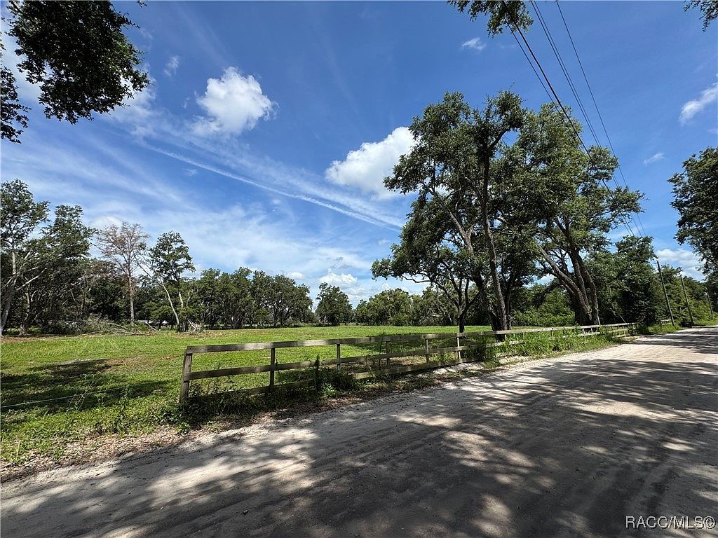 6845 Lumberton Rd Zephyrhills, FL 33540 - Thumbnail 4