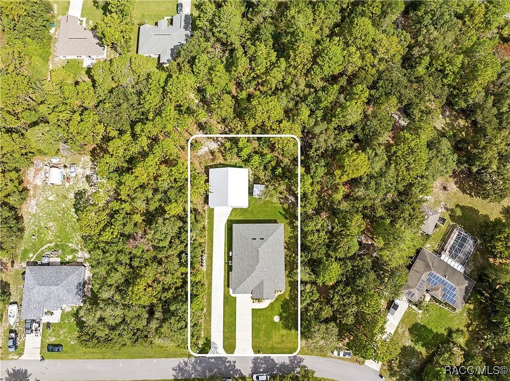 12113 Pine Club Cir Weeki Wachee, FL 34614 - Thumbnail 4