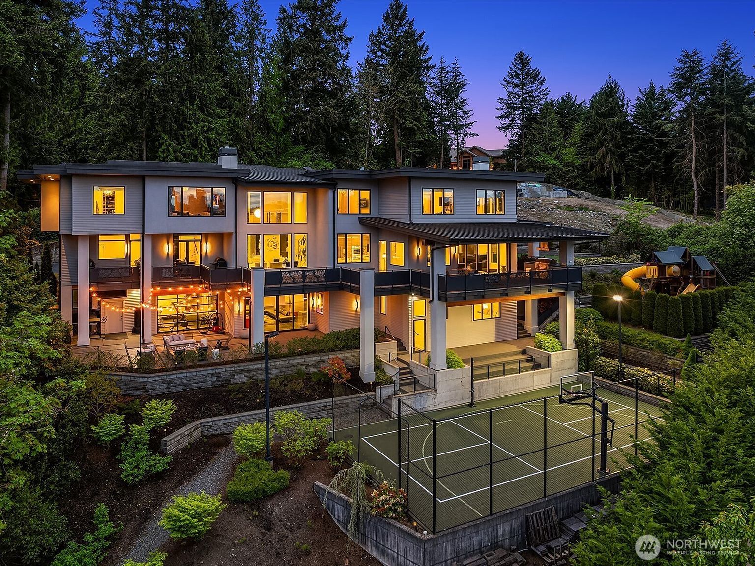 209 Northside Rd Bellevue, WA 98004 - Thumbnail 4