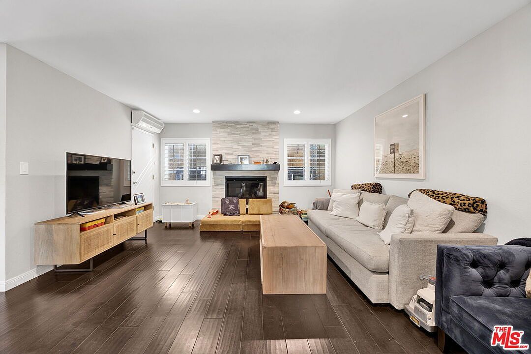 5020 Tilden Ave Unit A Sherman Oaks, CA 91423 - Thumbnail 4