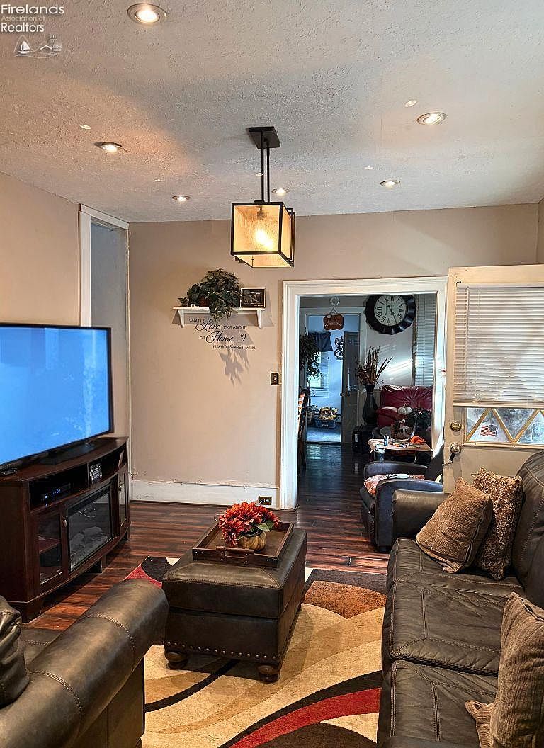 1330 Clinton St Sandusky, OH 44870 - Thumbnail 4