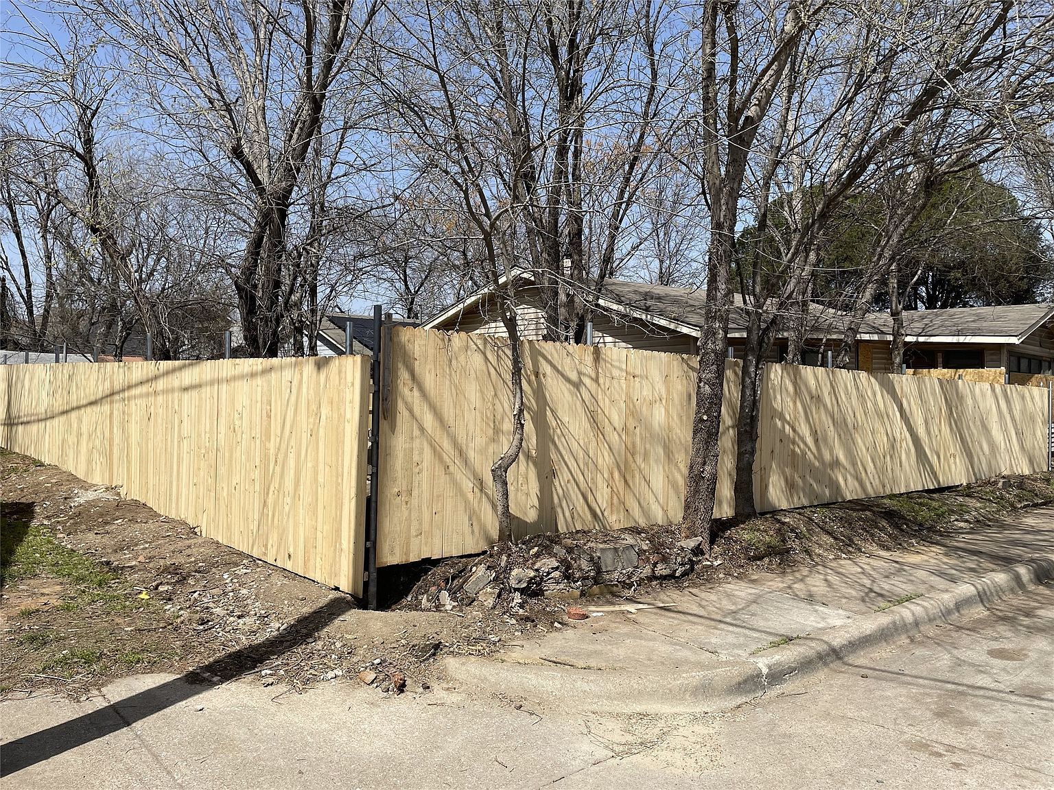 1136 E Leuda St Fort Worth, TX 76104 - Thumbnail 4