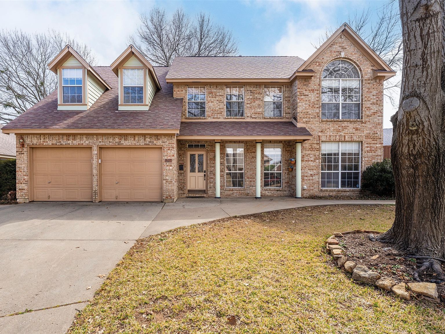 5704 Champion Ct Arlington, TX 76017 - Thumbnail 4