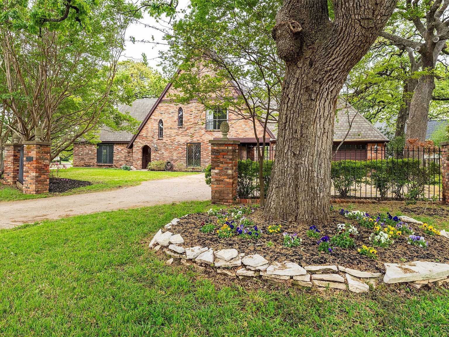 1308 Clover Hill Rd Mansfield, TX 76063 - Thumbnail 4