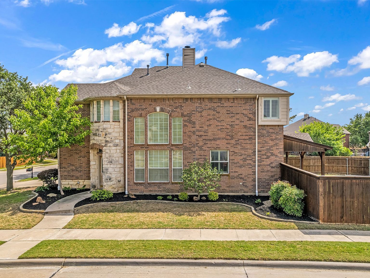 2007 Chittam Dr Euless, TX 76039 - Thumbnail 4