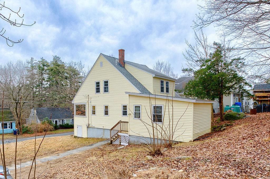 27 Millville St Salem, NH 03079 - Thumbnail 4