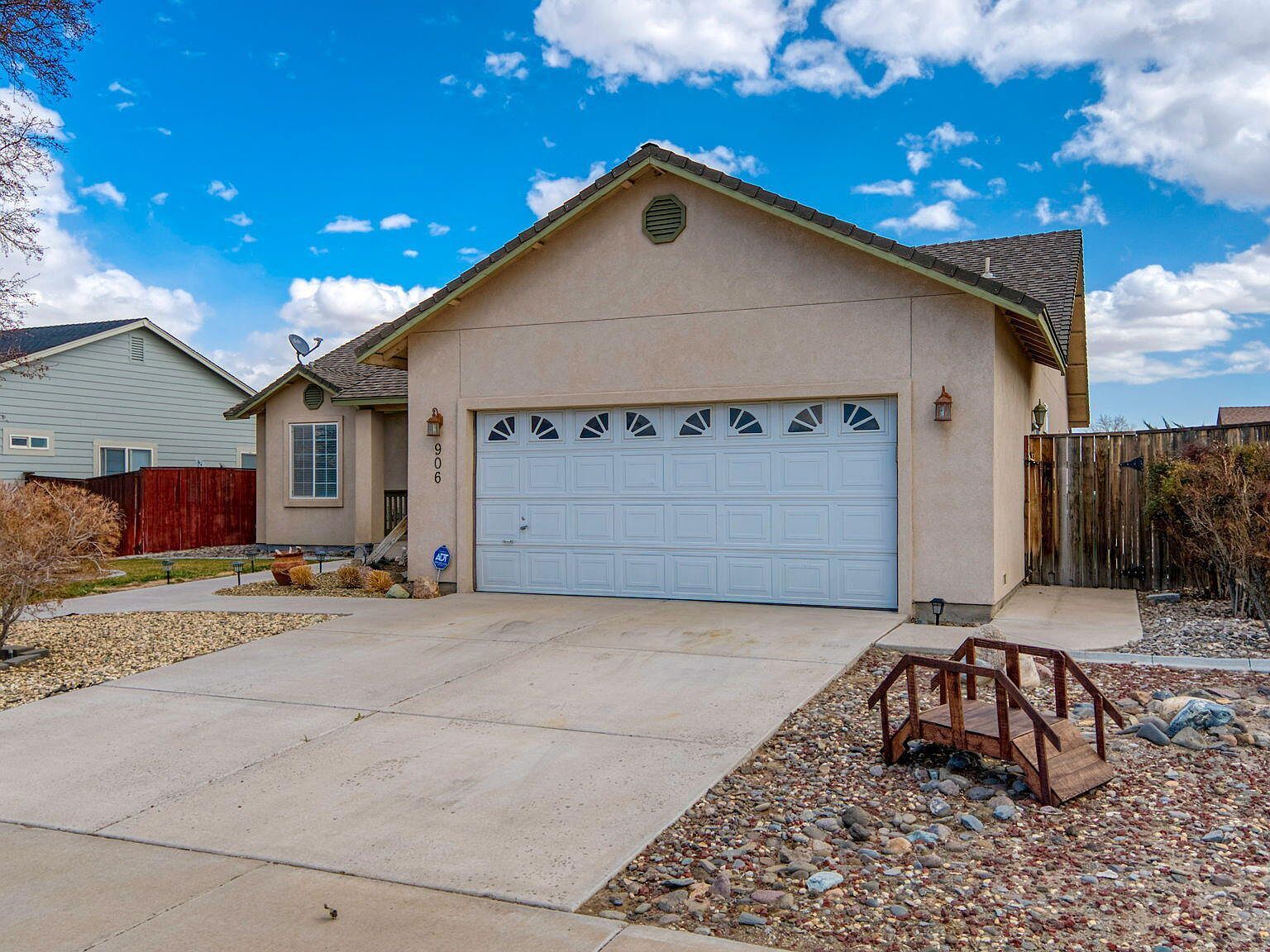 906 Julia Ln Fernley, NV 89408 - Thumbnail 4