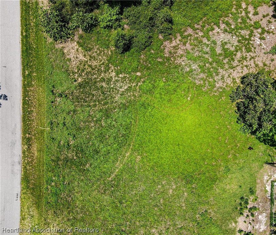 501 Serenade Ter Lake Placid, FL 33852 - Thumbnail 4