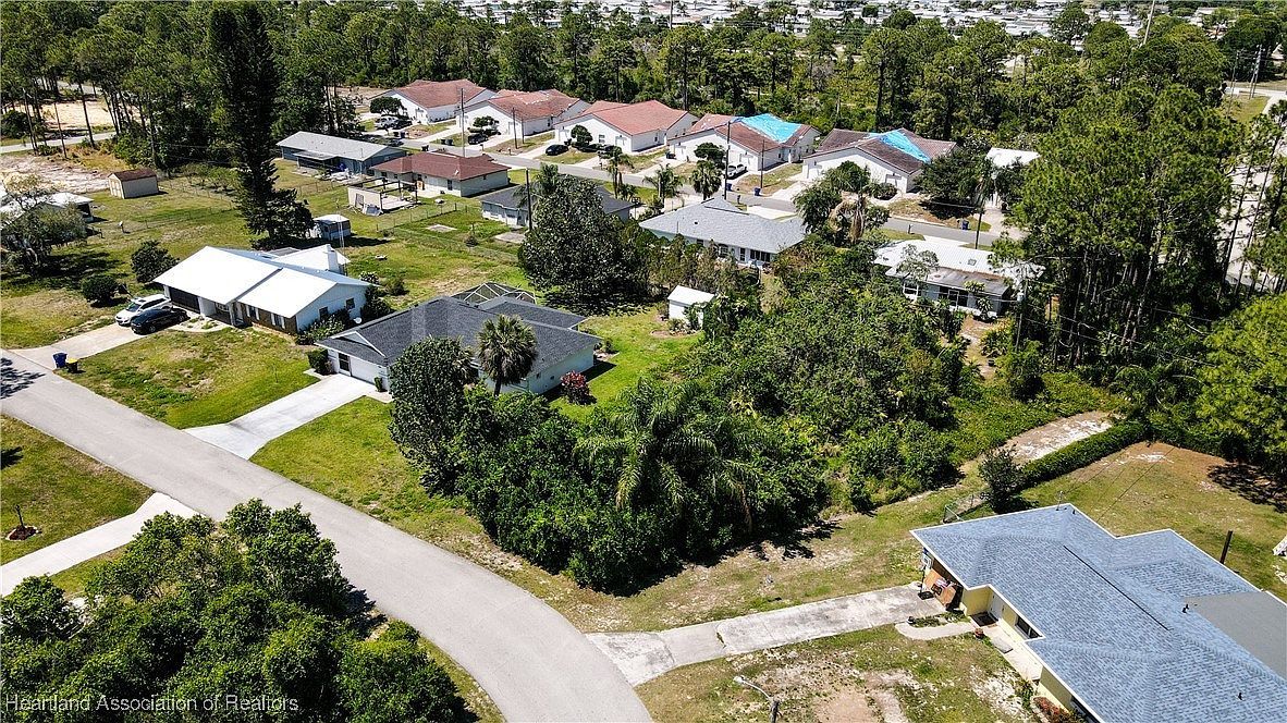 1614 Benz Ter Sebring, FL 33872 - Thumbnail 4