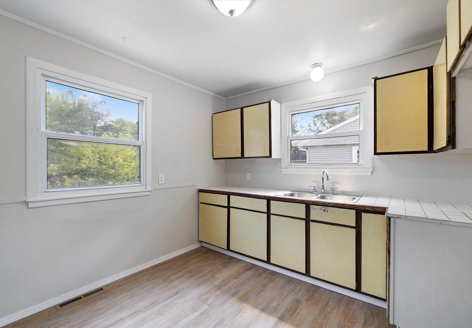 908 Clover Ln Grand Rapids, MN 55744 - Thumbnail 4