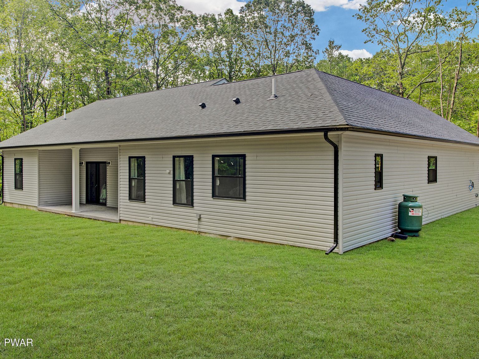 110 Middleton Dr Milford, PA 18337 - Thumbnail 4