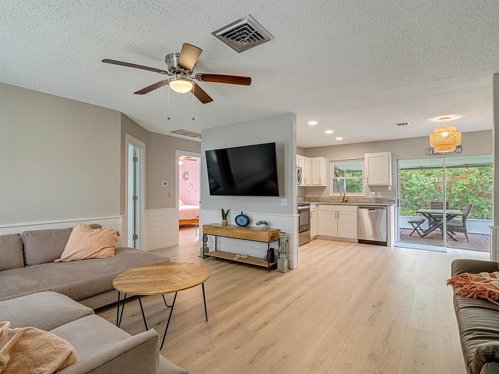 4850 Neptune Rd Venice, FL 34293 - Thumbnail 4