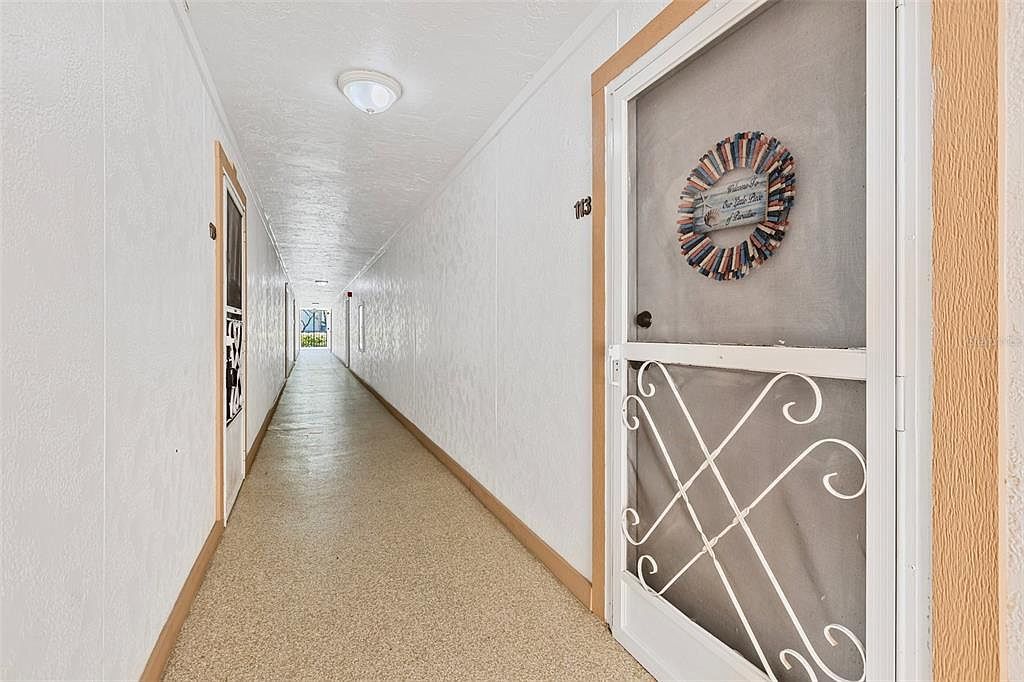 618 Bird Bay Dr S APT 113 Venice, FL 34285 - Thumbnail 4