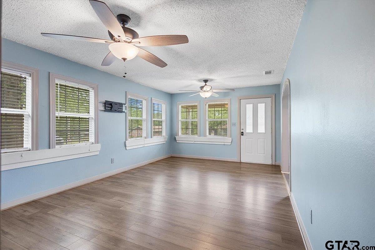 606 Glazner St Hawkins, TX 75765 - Thumbnail 4