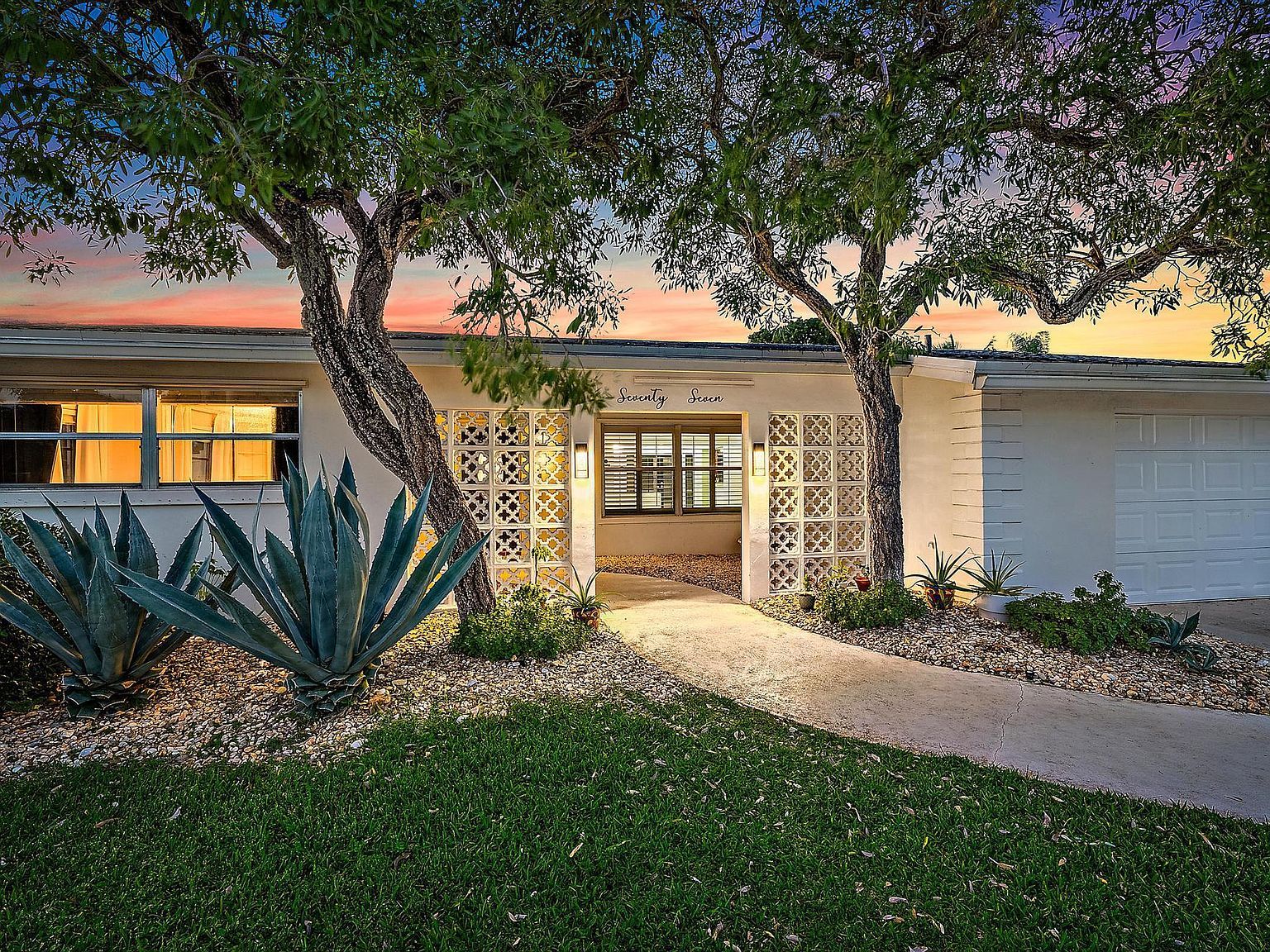 77 Holly Cir Tequesta, FL 33469 - Thumbnail 4