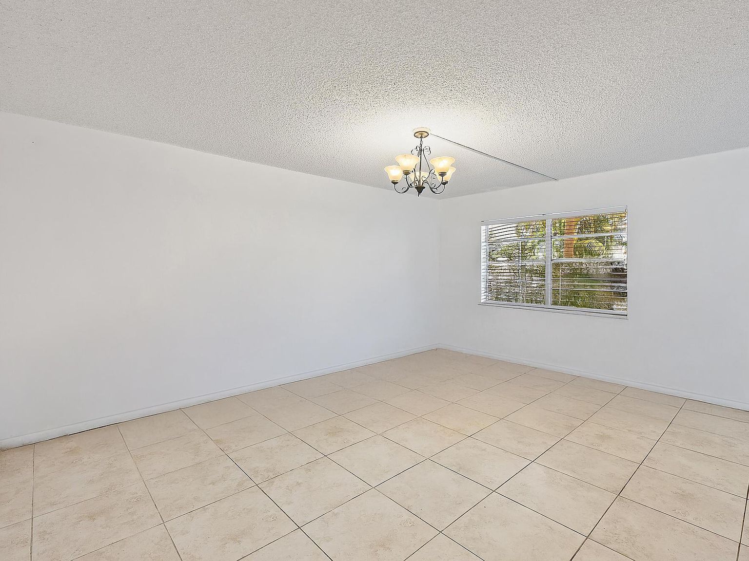 869 Flanders S Delray Beach, FL 33484 - Thumbnail 4