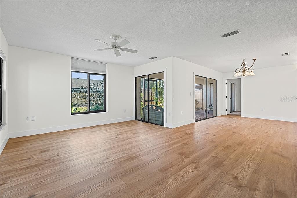 2835 74th St W Bradenton, FL 34209 - Thumbnail 4