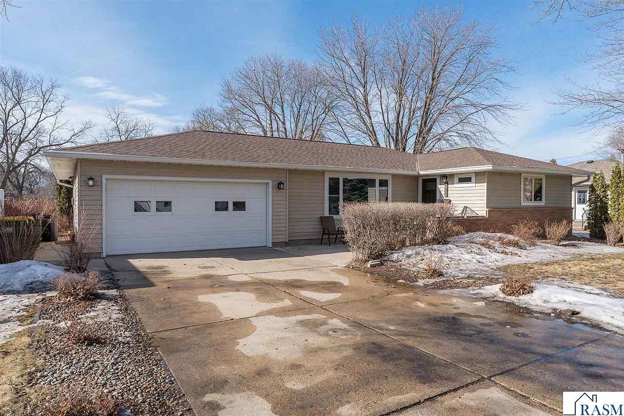 235 Drew Ave NE Madelia, MN 56062 - Thumbnail 4