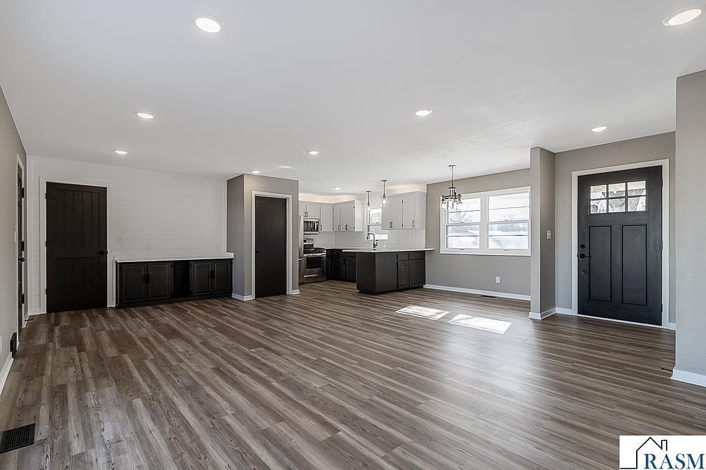 1458 Lookout Dr North Mankato, MN 56003 - Thumbnail 4