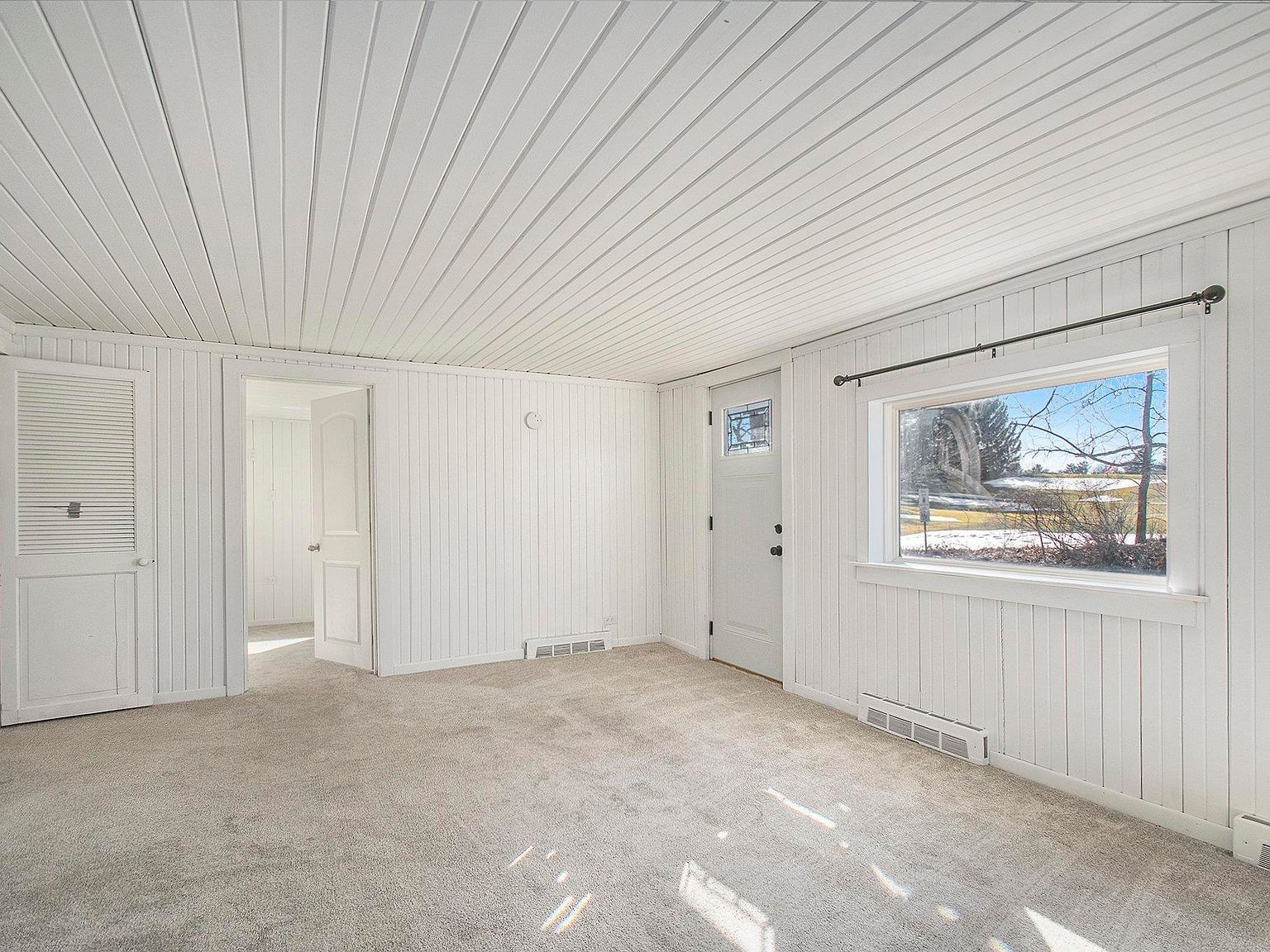 1304 Zollinger Rd Goshen, IN 46528 - Thumbnail 4