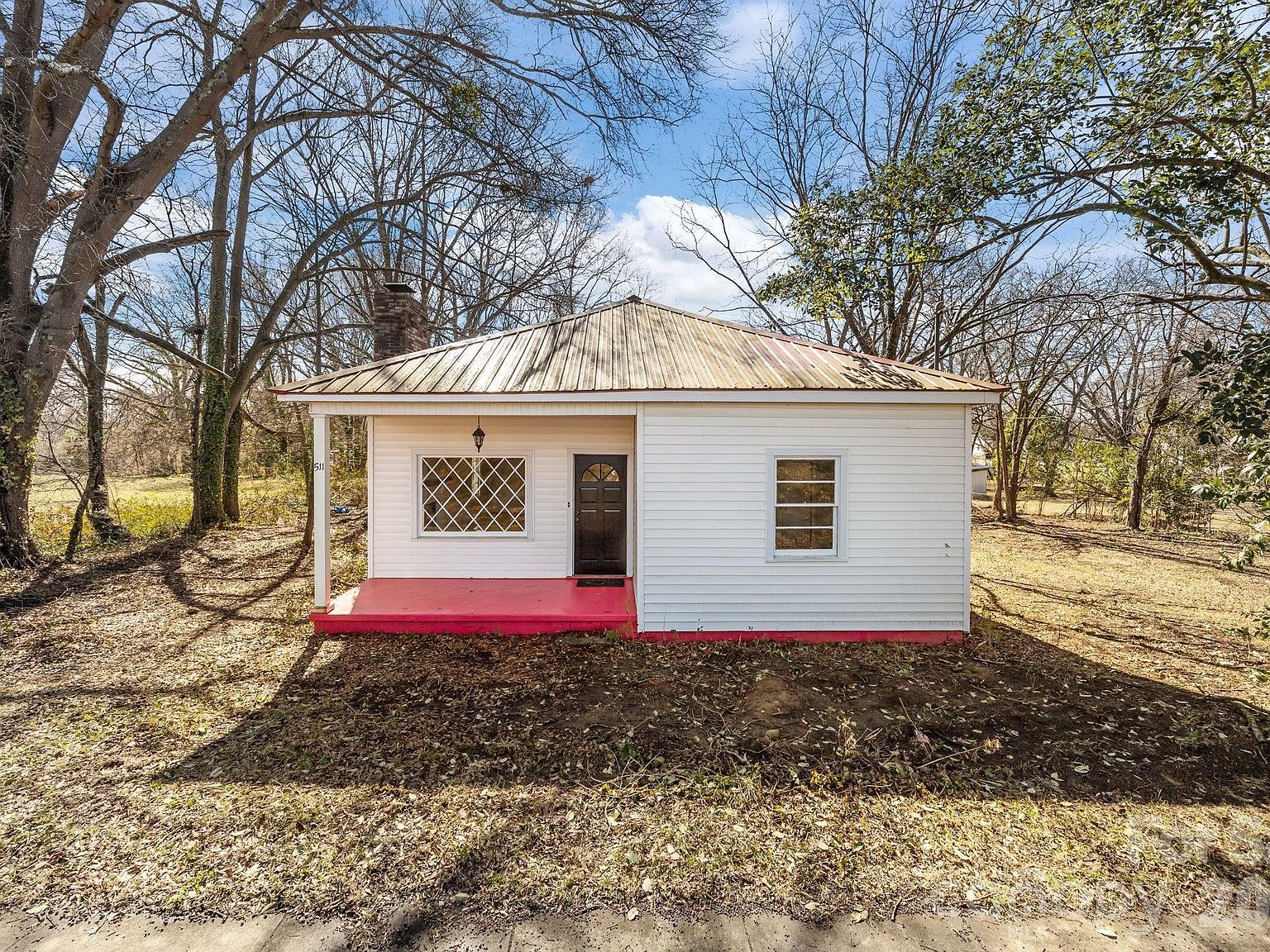 511 E Trade St Dallas, NC 28034 - Thumbnail 4