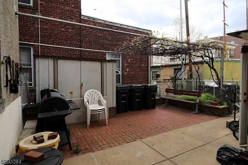 109 Warwick St Newark, NJ 07105 - Thumbnail 4