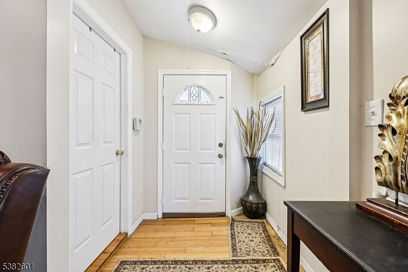 26-28 Scheerer Ave BUILDING 26-28 Newark, NJ 07112 - Thumbnail 4