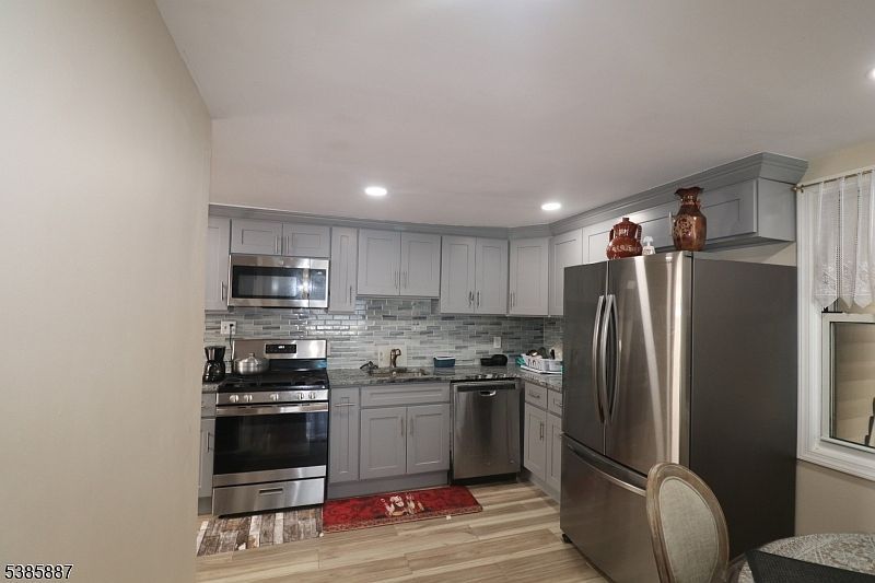 69 New York Ave Newark, NJ 07105 - Thumbnail 4