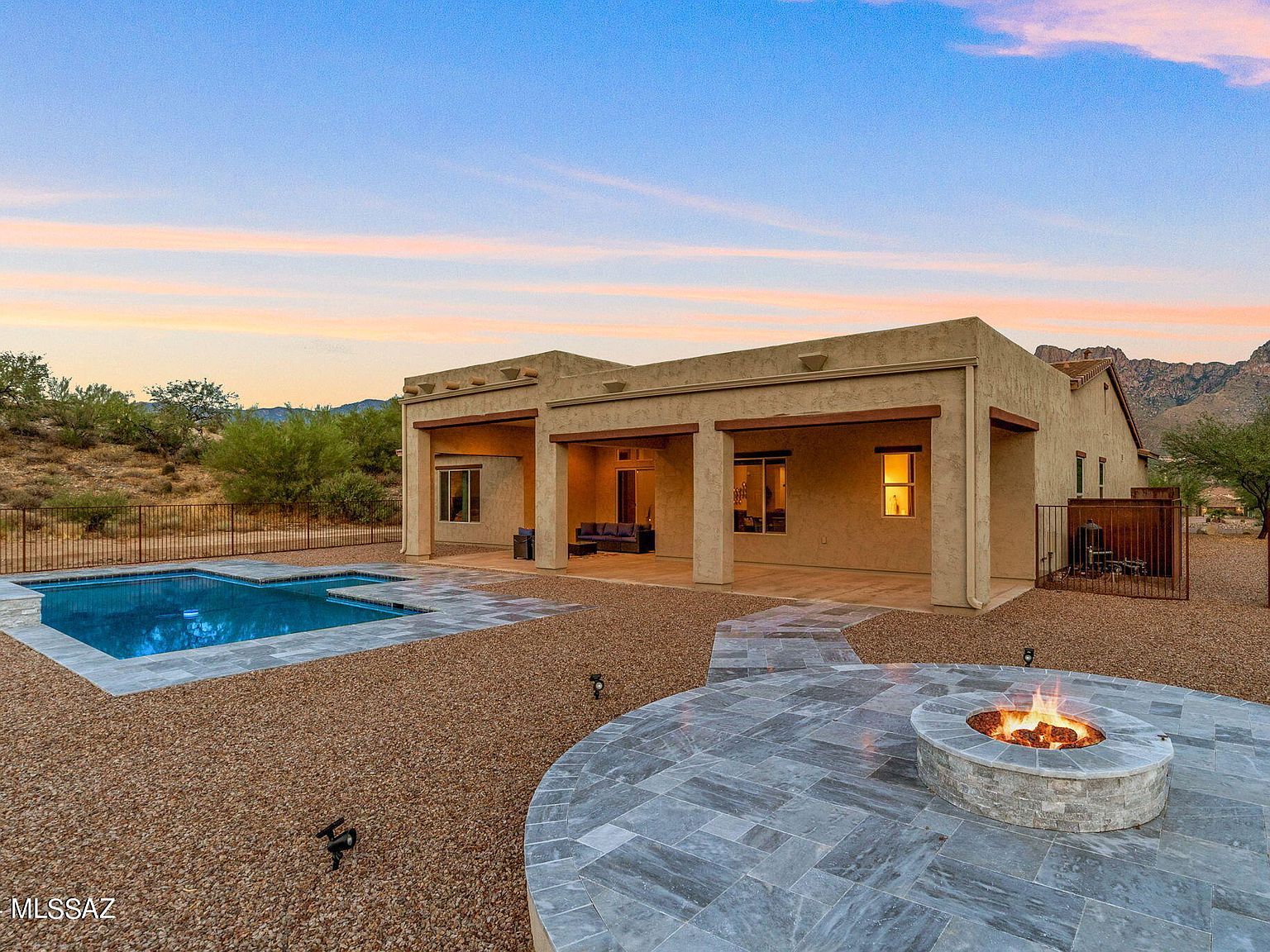 11465 N Village Canyon Pl Oro Valley, AZ 85737 - Thumbnail 4