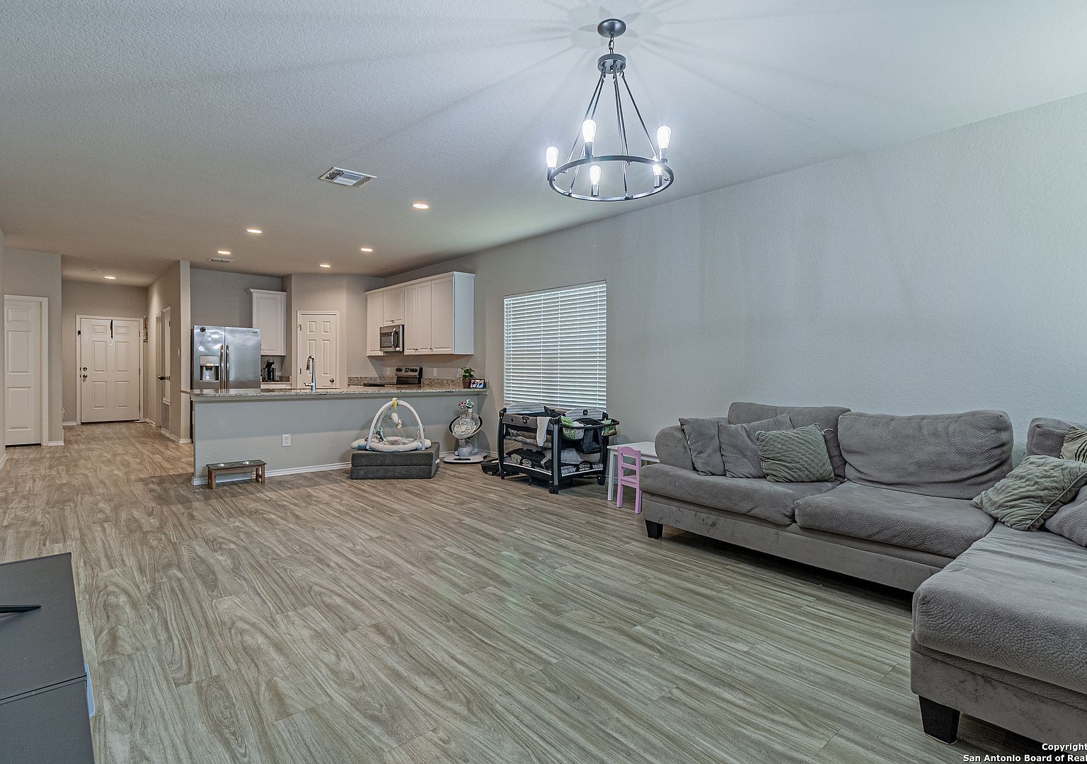 14651 Latigo Loop Elmendorf, TX 78112 - Thumbnail 4