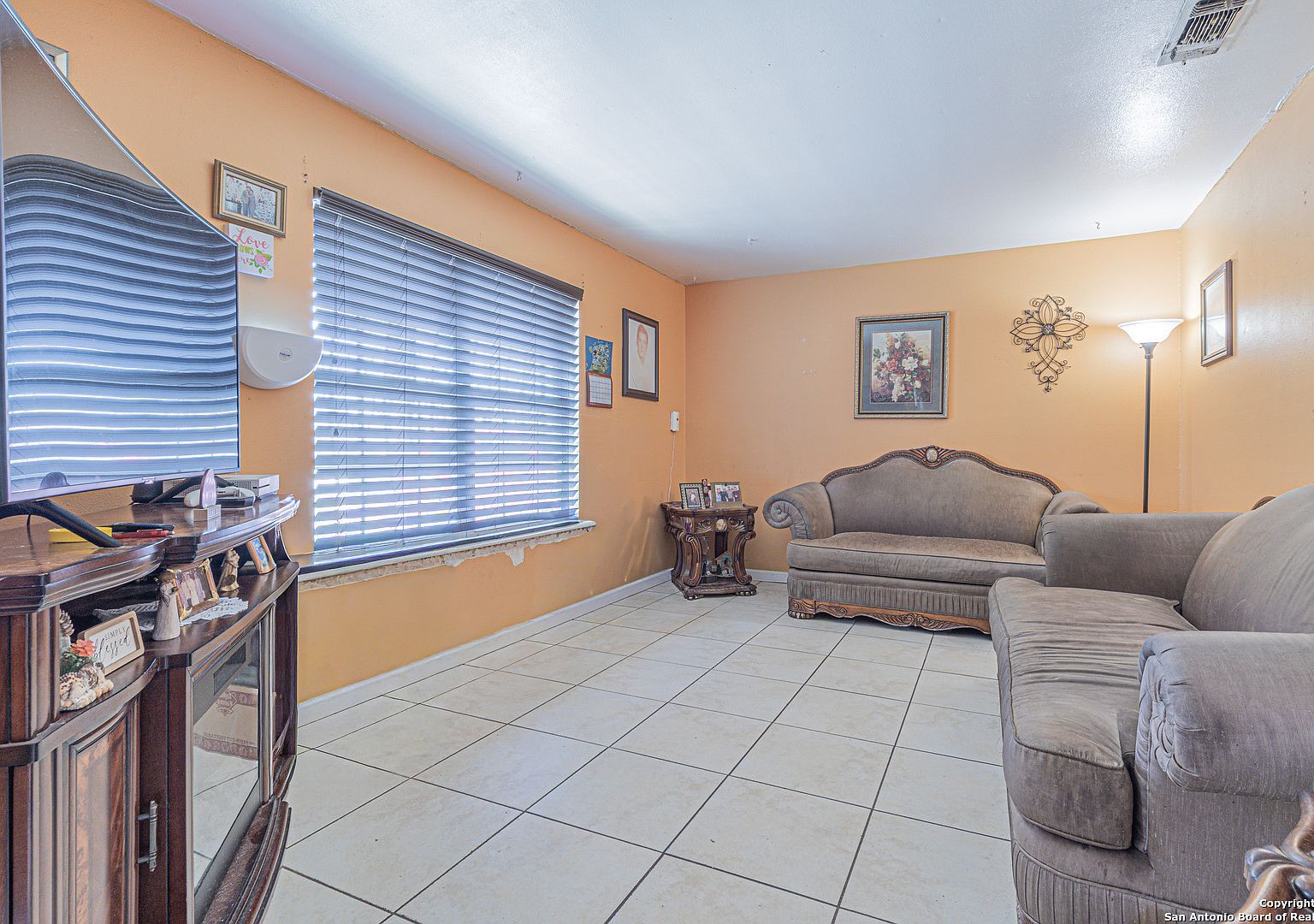 5883 Branch Valley St San Antonio, TX 78242 - Thumbnail 4