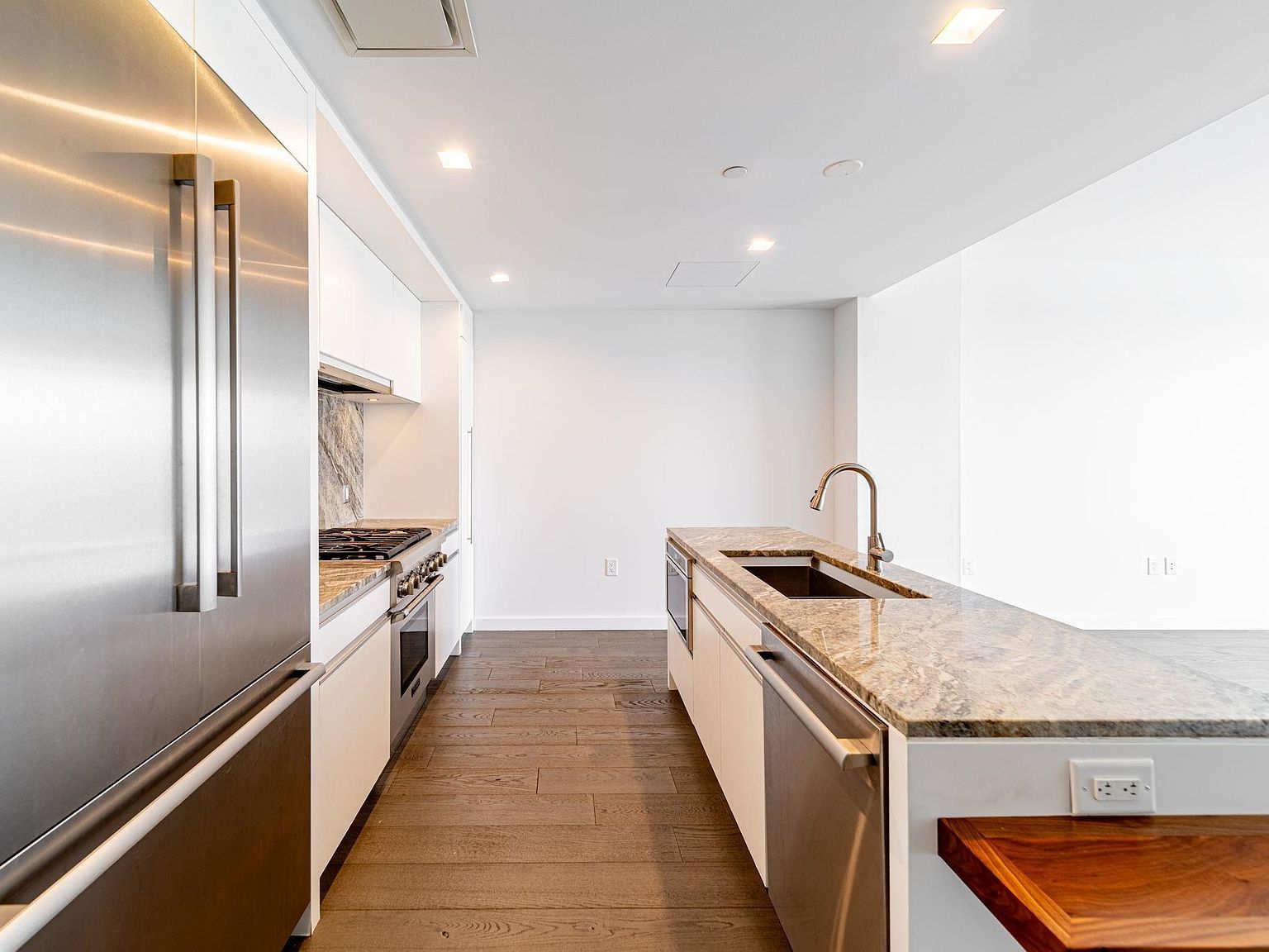 320 Adolphus Ave UNIT 1211 Cliffside Park, NJ 07010 - Thumbnail 4