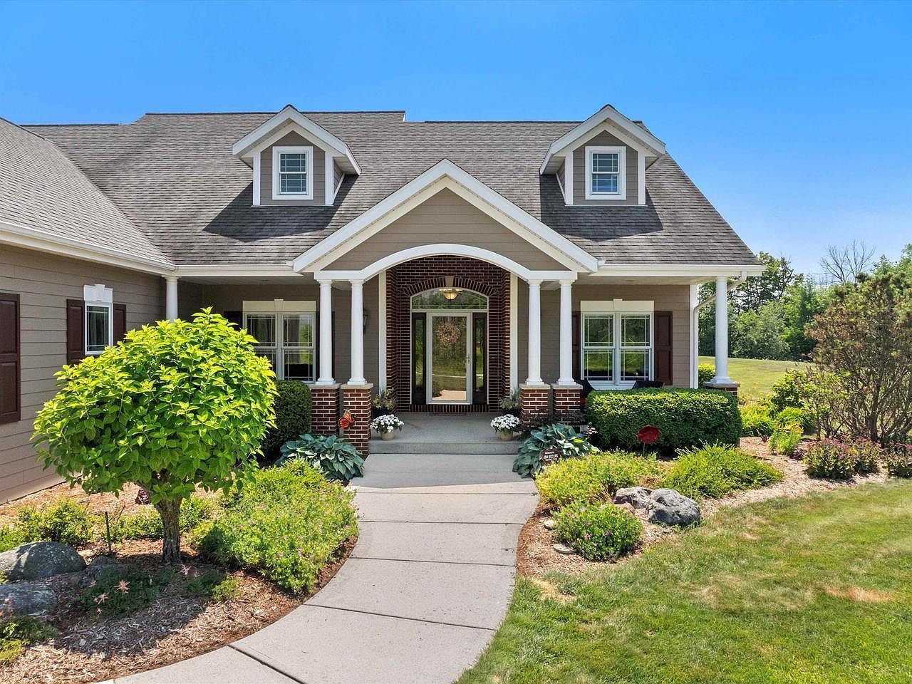 631 E Cedar Ave Cedar Grove, WI 53013 - Thumbnail 4