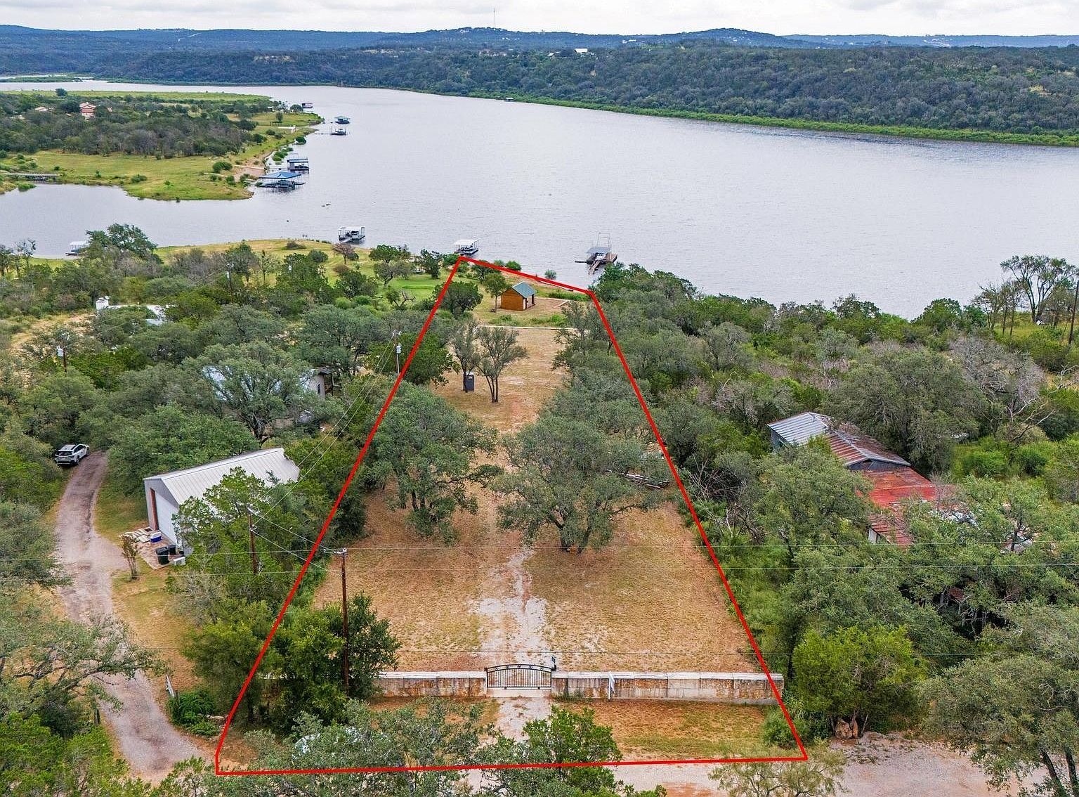 303 Lakeview Dr Spicewood, TX 78669 - Thumbnail 4