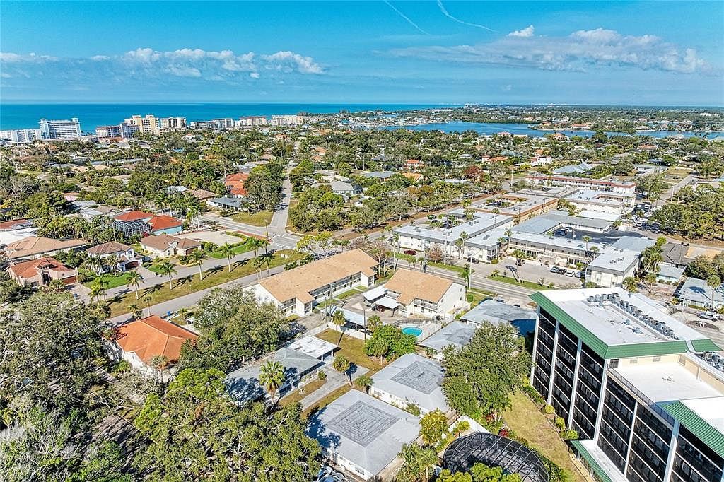 525 Barcelona Ave APT 207 Venice, FL 34285 - Thumbnail 4