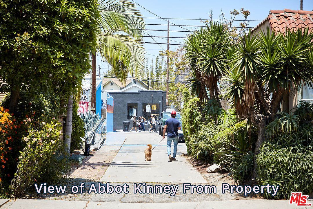 1308 Cabrillo Ave Venice, CA 90291 - Thumbnail 4