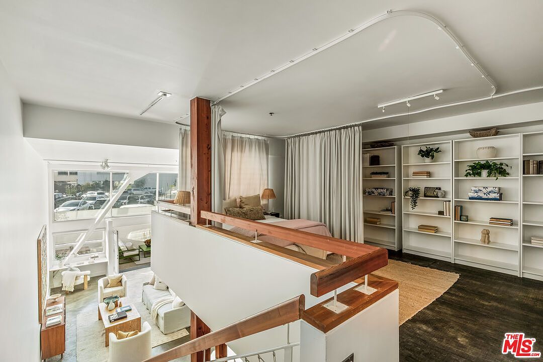 615 Hampton Dr UNIT A102 Venice, CA 90291 - Thumbnail 4