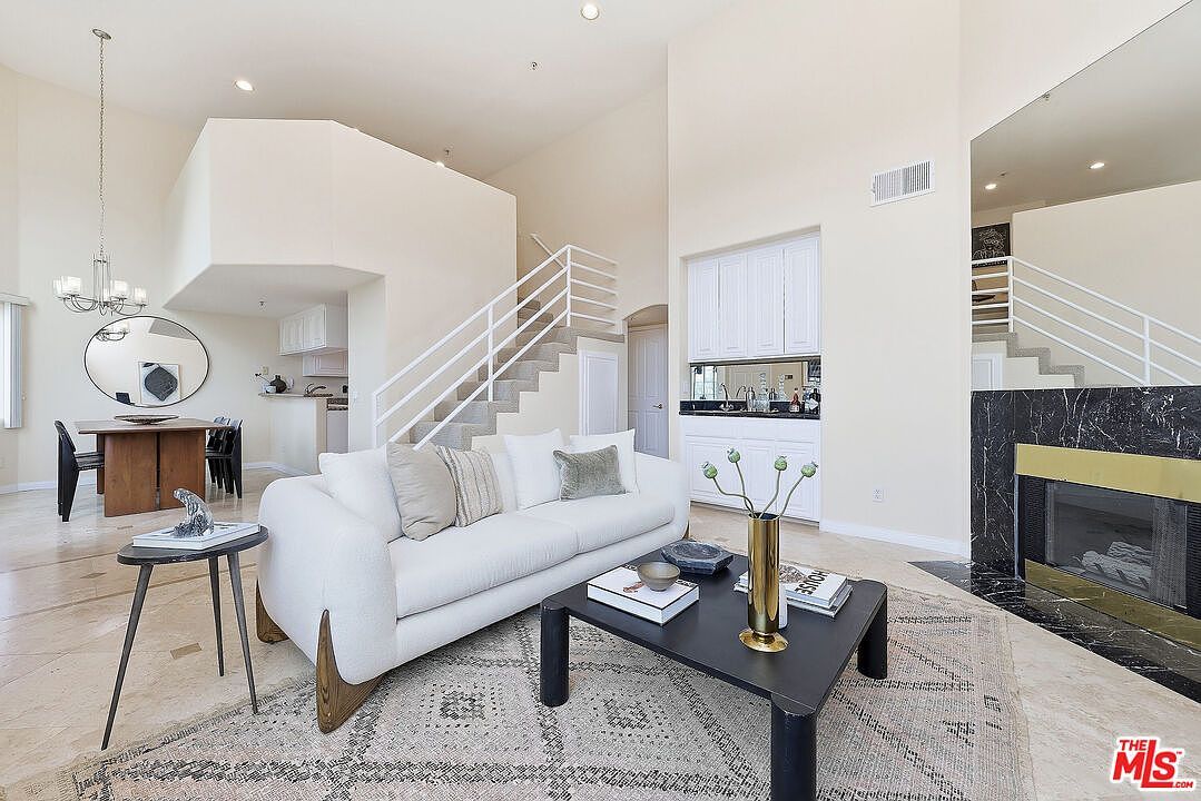 3900 Beethoven St APT 302 Los Angeles, CA 90066 - Thumbnail 4