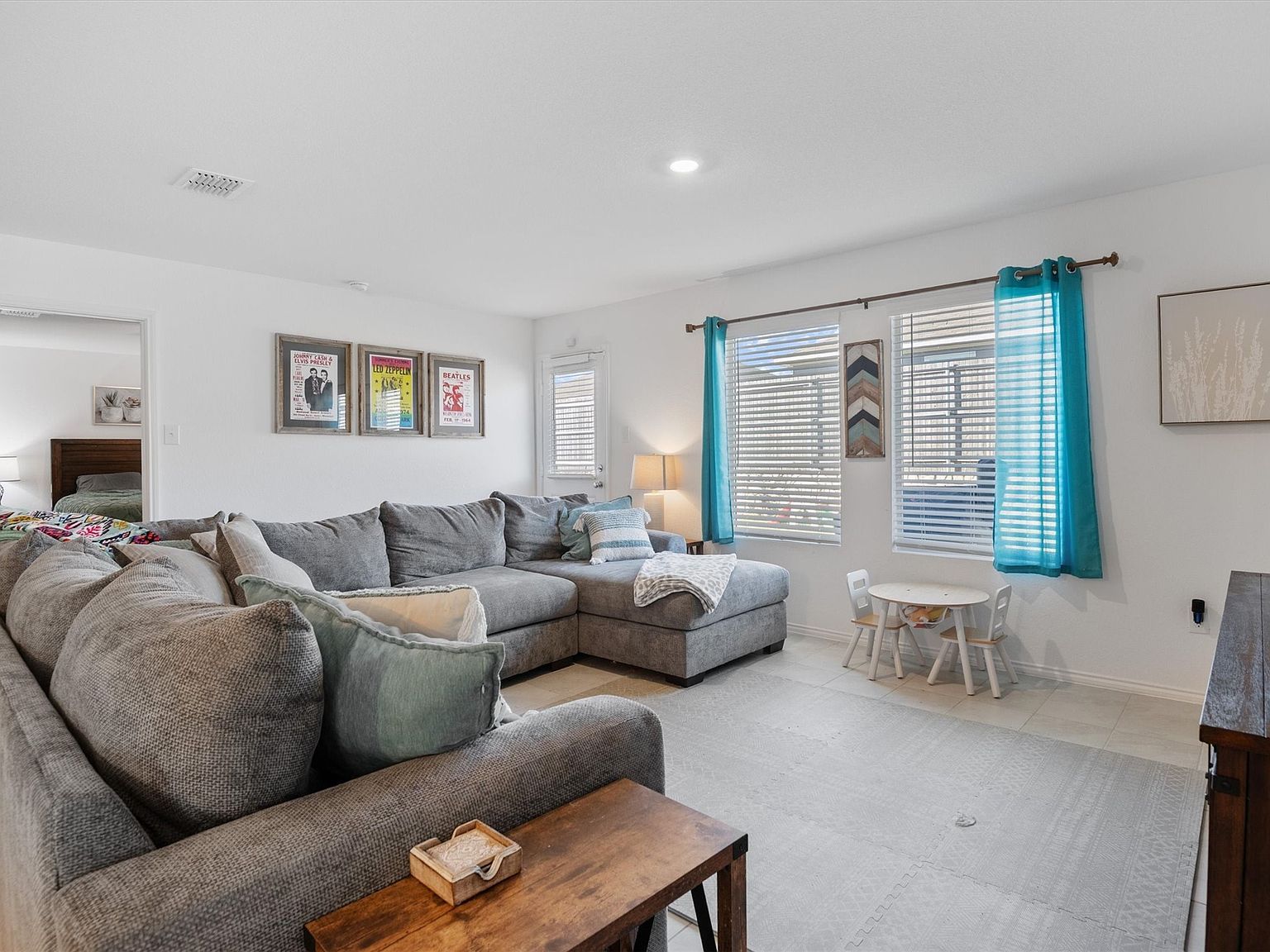 11807 Marcellus Way Justin, TX 76247 - Thumbnail 4