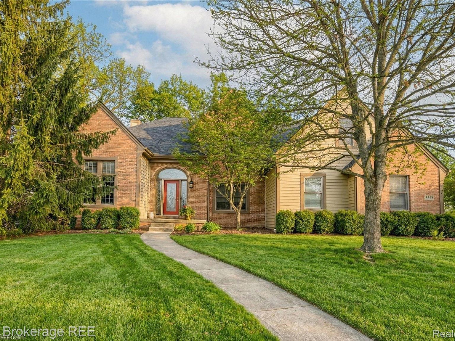 5475 Woodfield Pkwy Grand Blanc, MI 48439 - Thumbnail 4