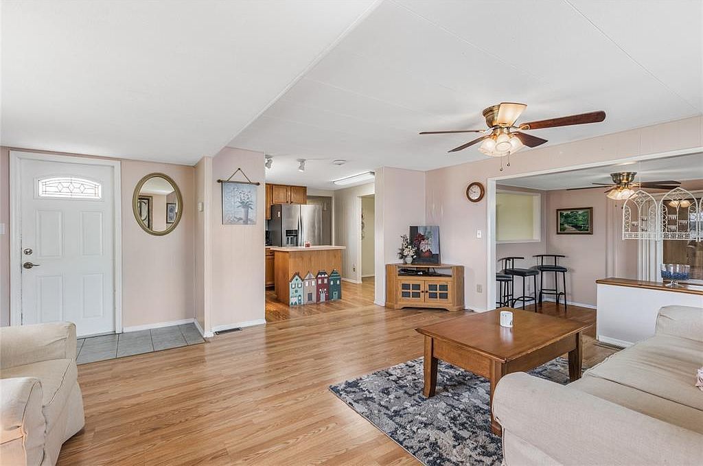 31643 Howard St Tavares, FL 32778 - Thumbnail 4