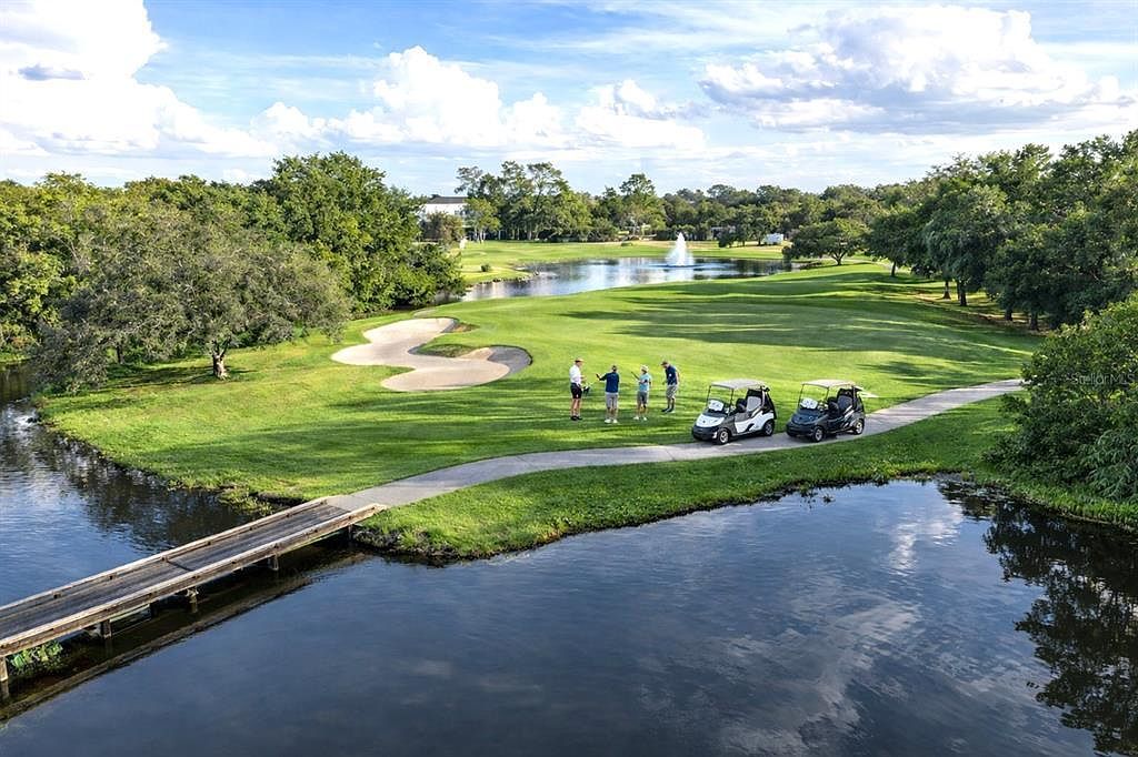 8032 Pine Hollow Dr Mount Dora, FL 32757 - Thumbnail 4