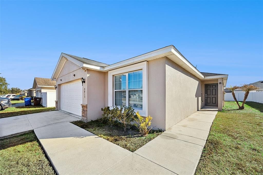 2015 Orange Ave Saint Cloud, FL 34769 - Thumbnail 4