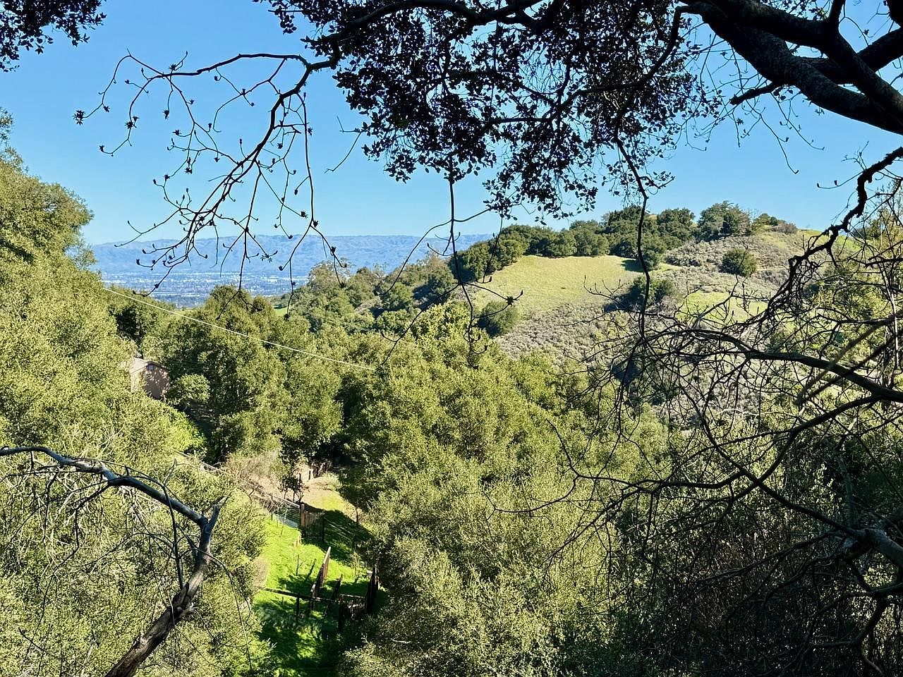 22304 Regnart Rd Cupertino, CA 95014 - Thumbnail 4