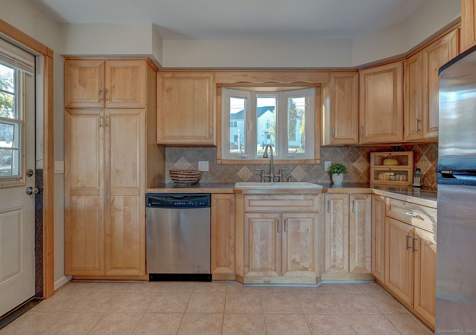 438 Foote Rd South Glastonbury, CT 06073 - Thumbnail 4