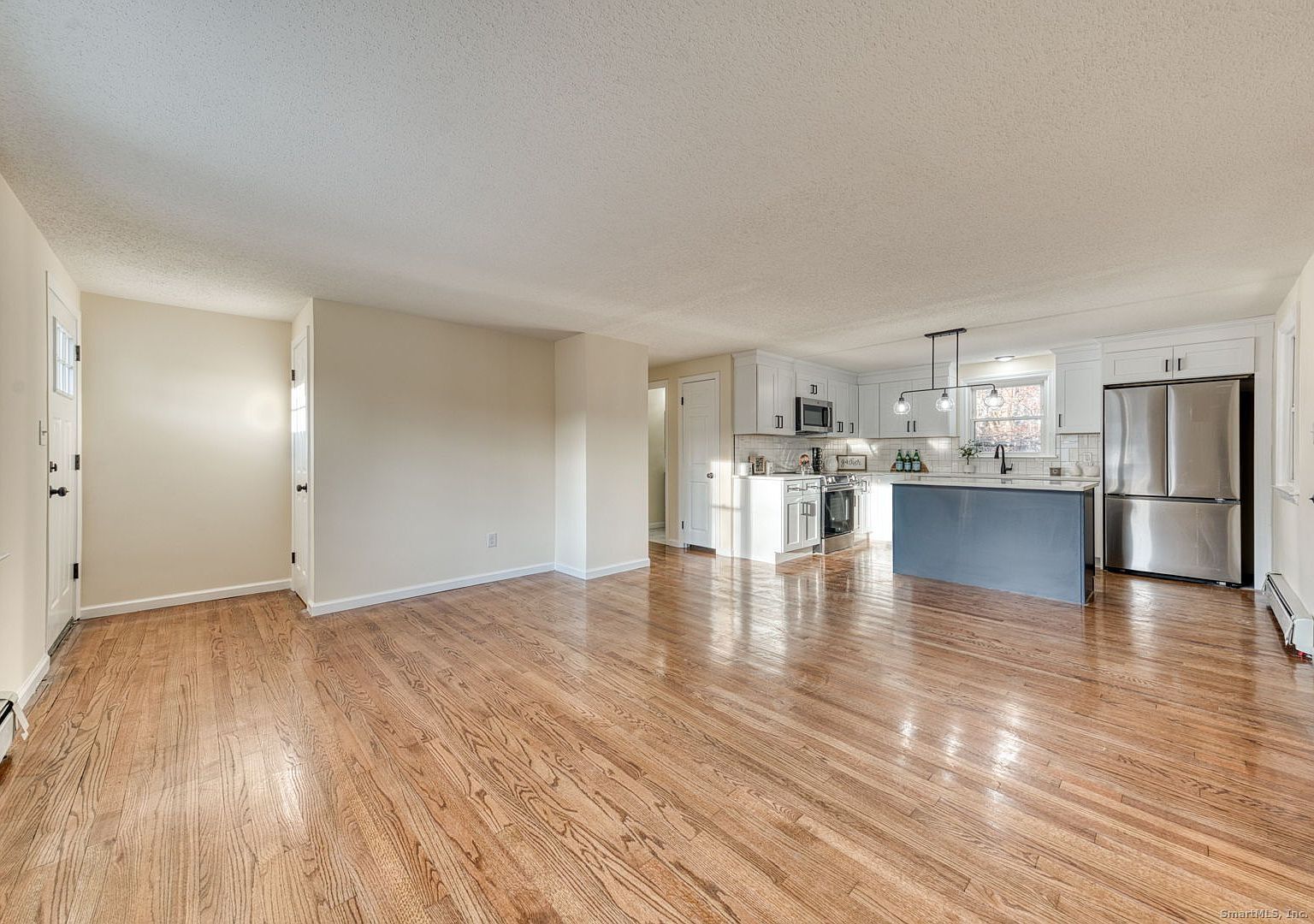 25 Edward Ave Watertown, CT 06795 - Thumbnail 4