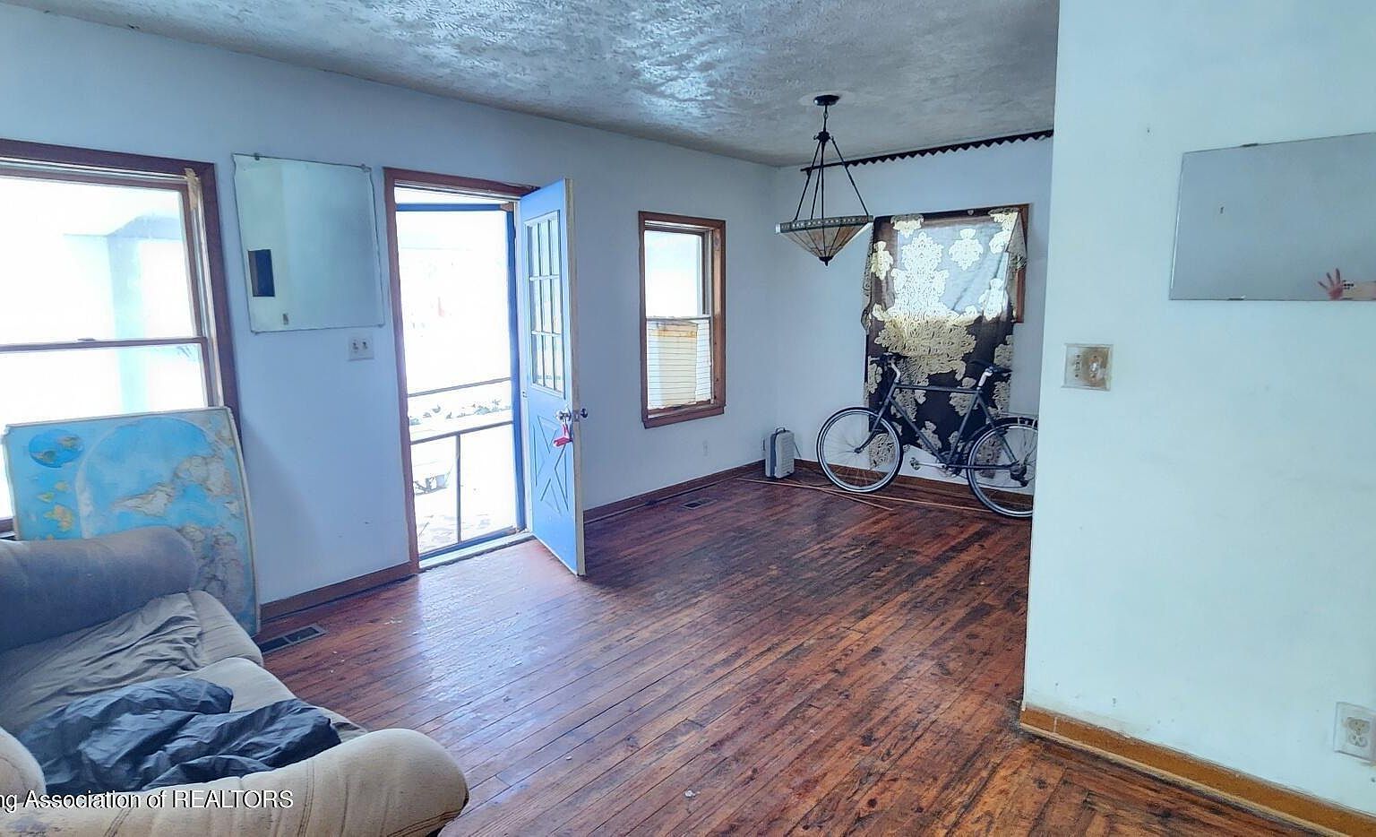 201 W Hodge Ave Lansing, MI 48910 - Thumbnail 4