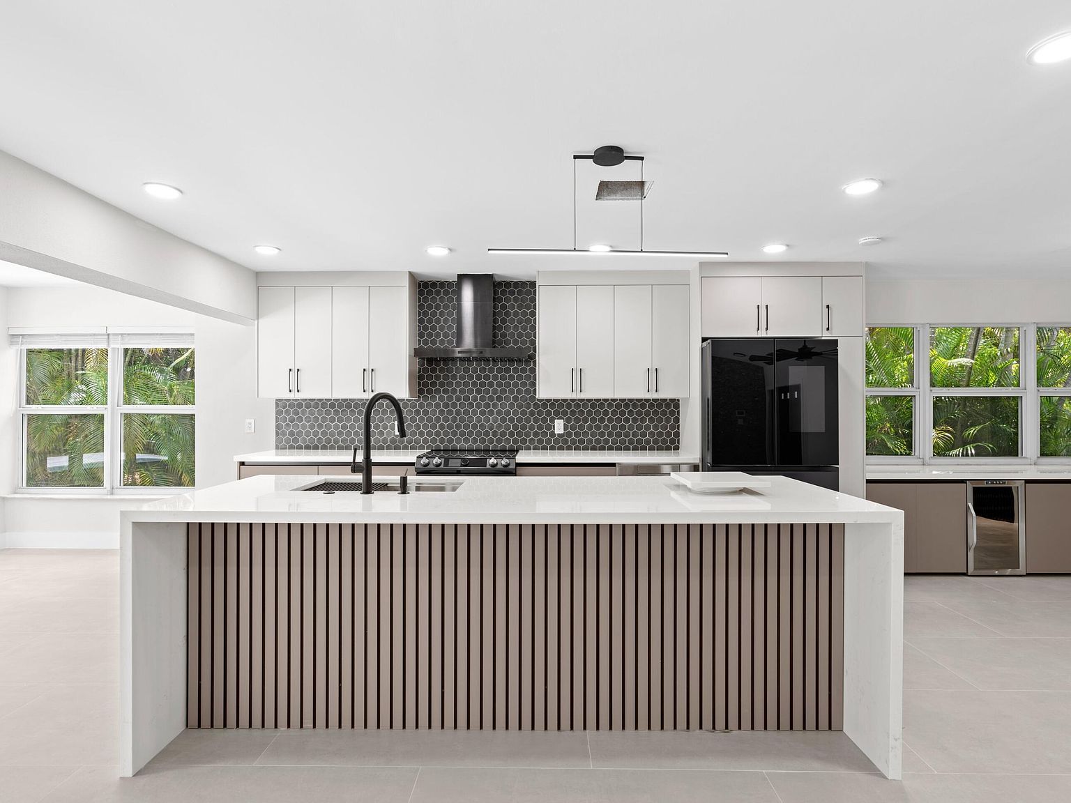 1833 NW 104th Ave Pompano Beach, FL 33071 - Thumbnail 4